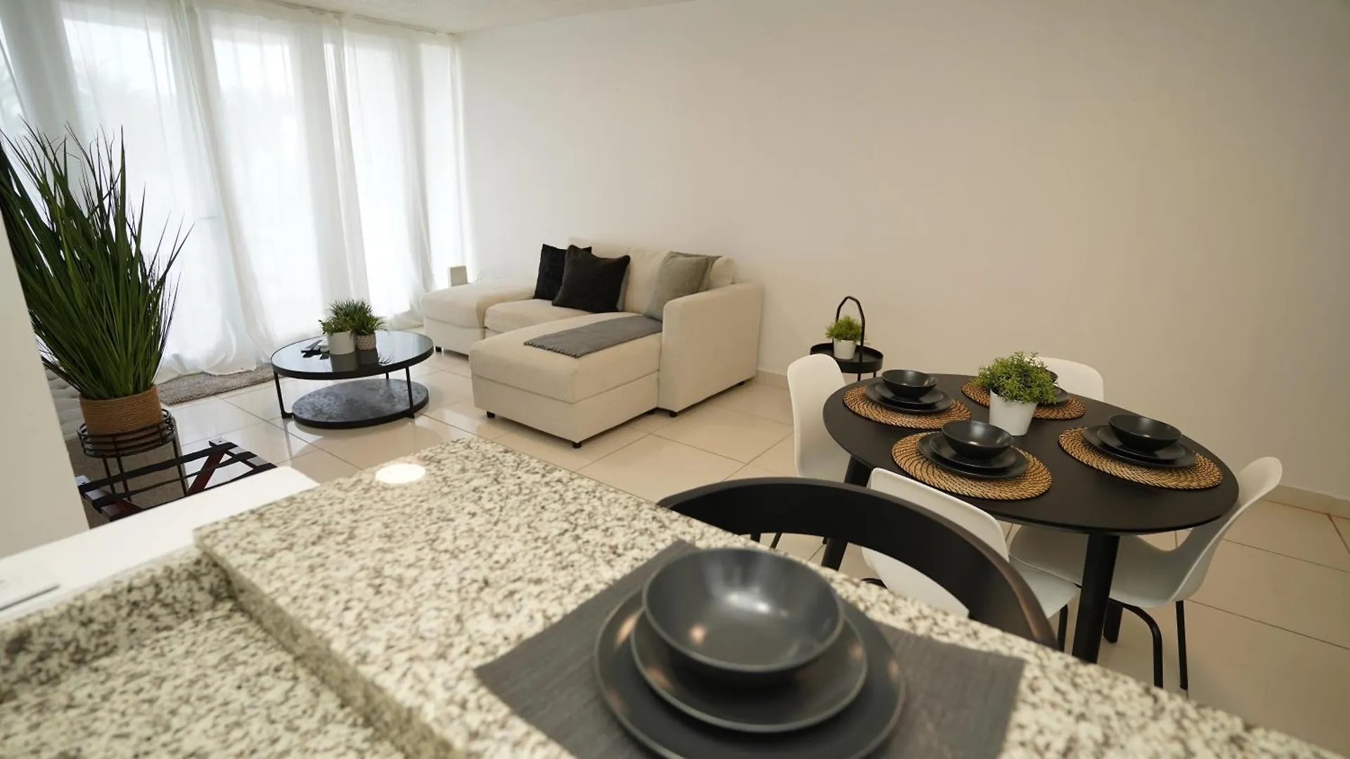 Sea Breeze Apartment 圣胡安